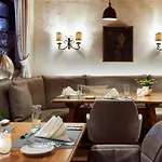 מלון Parkhotel 4*